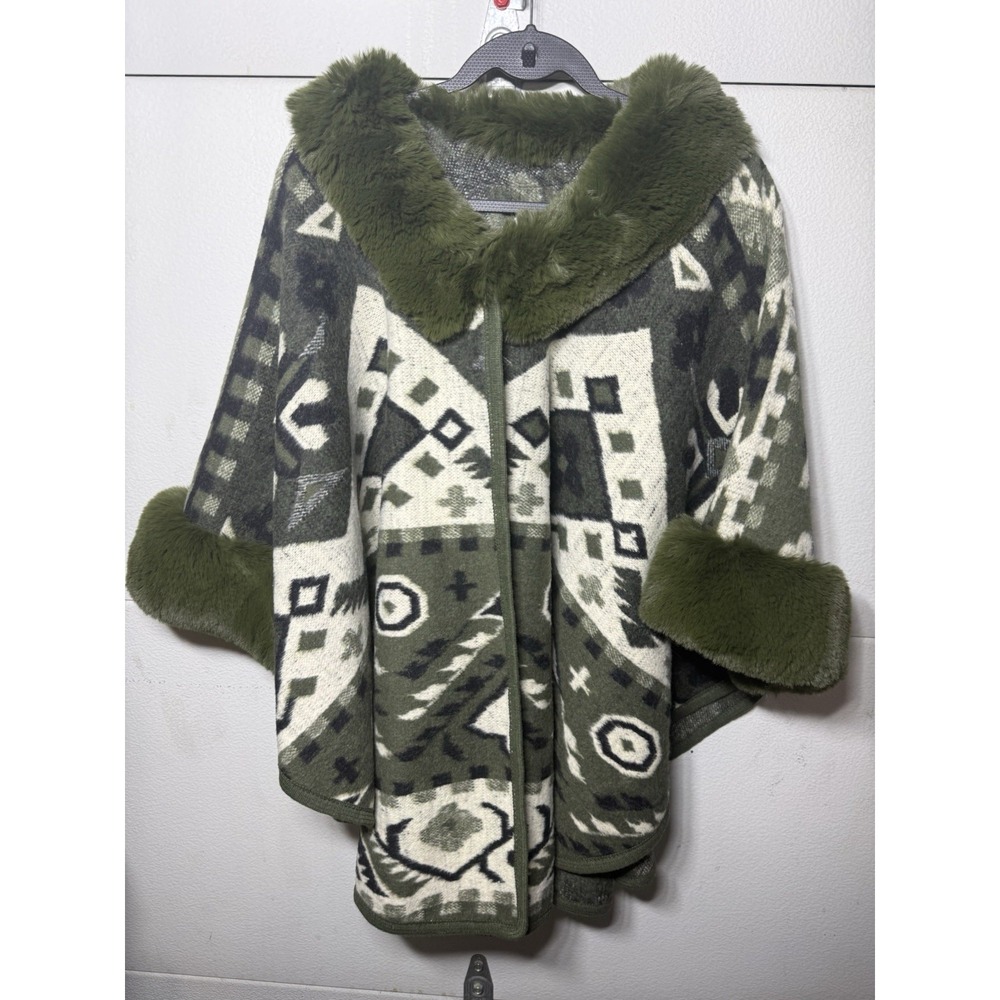 A New Day Poncho Cape Jacket Womens Southwestern Aztec Faux Fur Trim Cozy
